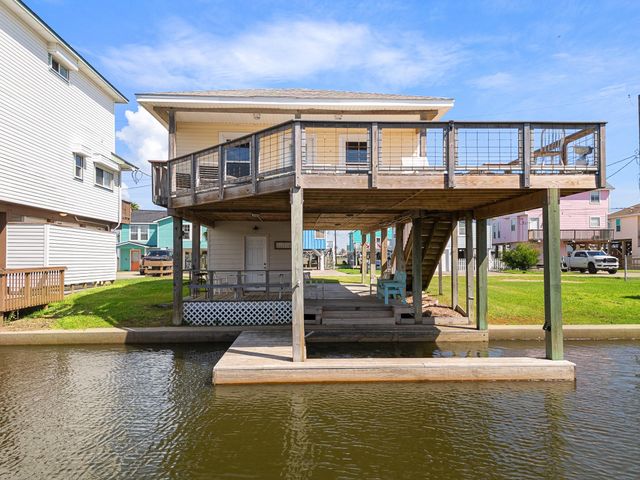 16711 Kingston Way, Jamaica Beach, TX 77554