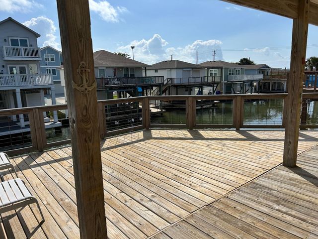 16711 Kingston Way, Jamaica Beach, TX 77554