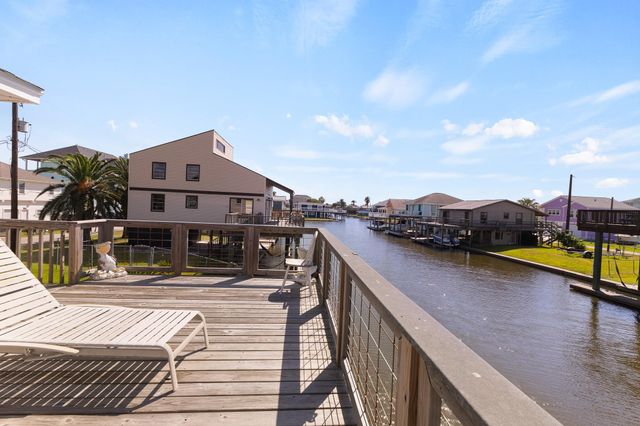 16711 Kingston Way, Jamaica Beach, TX 77554