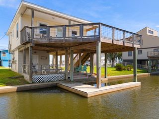 16711 Kingston Way, Jamaica Beach, TX 77554