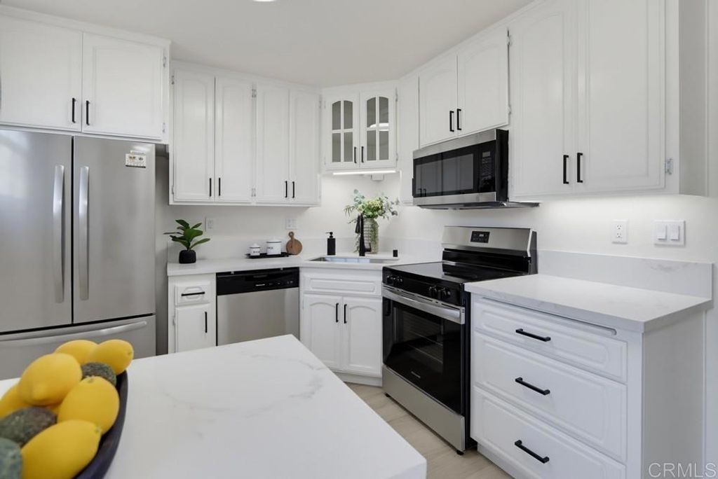 6954 Ballinger, San Diego, CA 92119 — photo 3