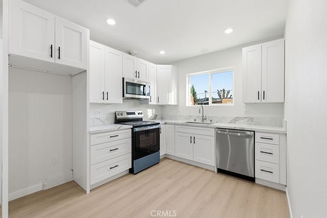 24305 Wabuska, Newhall, CA 91321