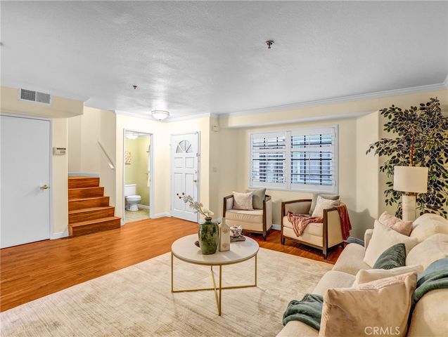 25 Palmetto Drive E, Alhambra, CA 91801