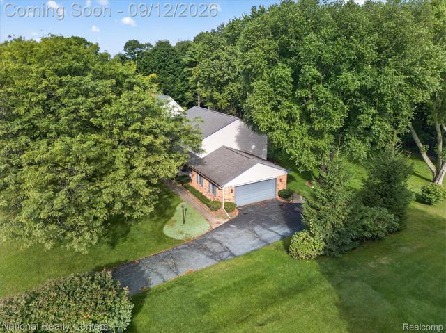 9321 Overdale Lane, Brighton Township, MI 48114