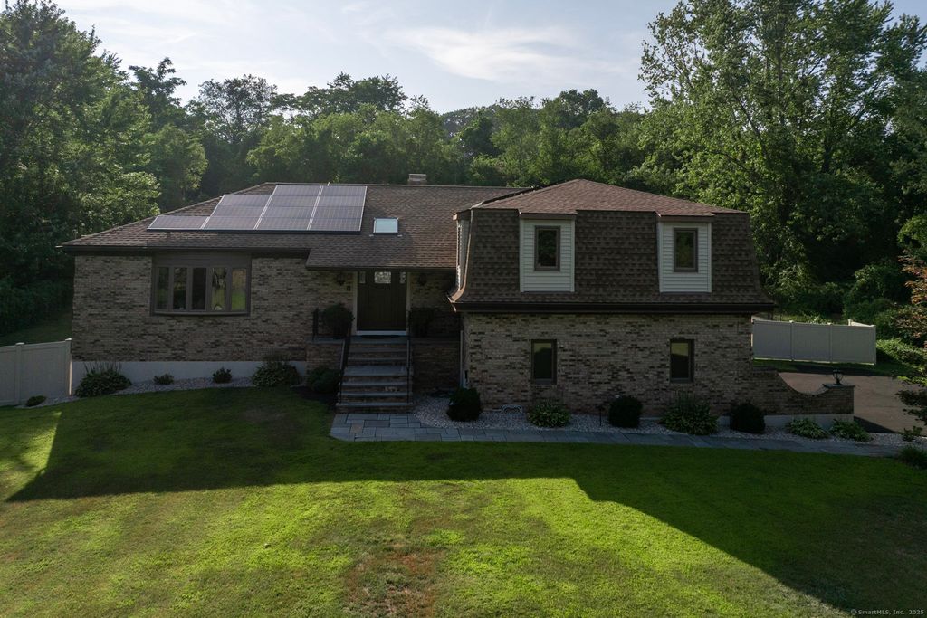 2262 Ridge Road, North Haven, CT 06473