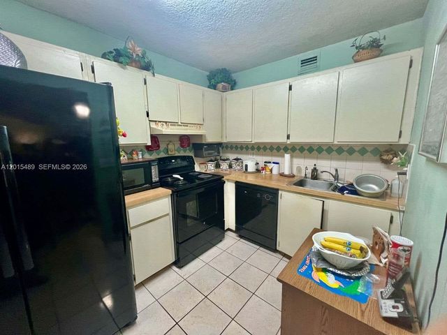 1460 N 43rd Pl 106, Hialeah, FL 33012