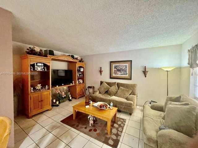 1460 N 43rd Pl 106, Hialeah, FL 33012