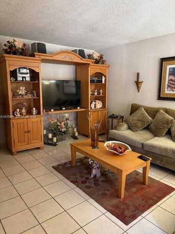 1460 N 43rd Pl 106, Hialeah, FL 33012