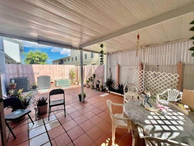 1460 N 43rd Pl 106, Hialeah, FL 33012