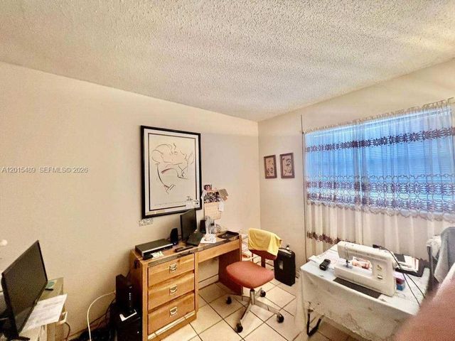 1460 N 43rd Pl 106, Hialeah, FL 33012