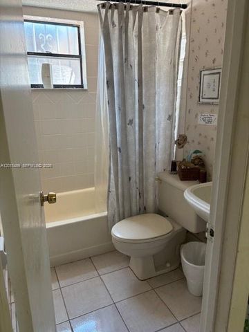 1460 N 43rd Pl 106, Hialeah, FL 33012