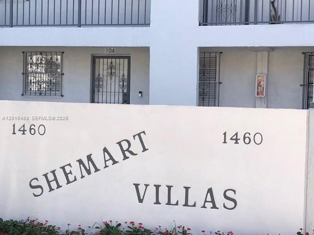 1460 N 43rd Pl 106, Hialeah, FL 33012