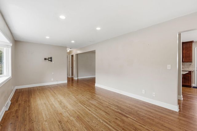 12 W 104th Street, Bloomington, MN 55420
