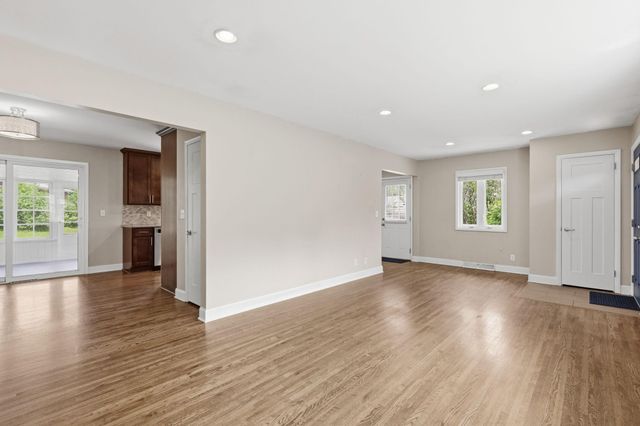 12 W 104th Street, Bloomington, MN 55420
