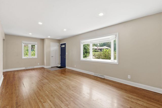 12 W 104th Street, Bloomington, MN 55420