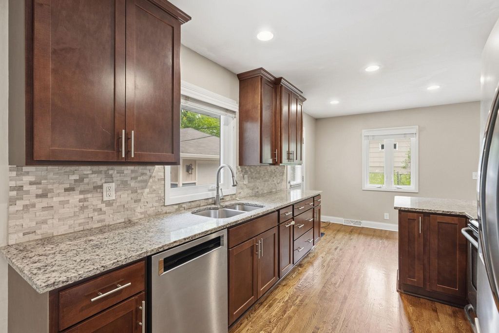 12 W 104th Street, Bloomington, MN 55420