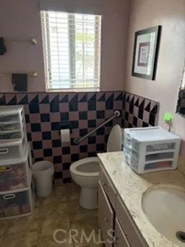 3436 8th, Los Angeles, CA 90018