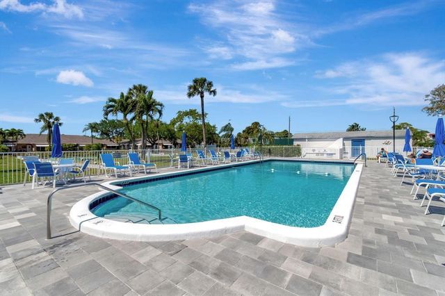 1235 Club Drive D, Delray Beach, FL 33445