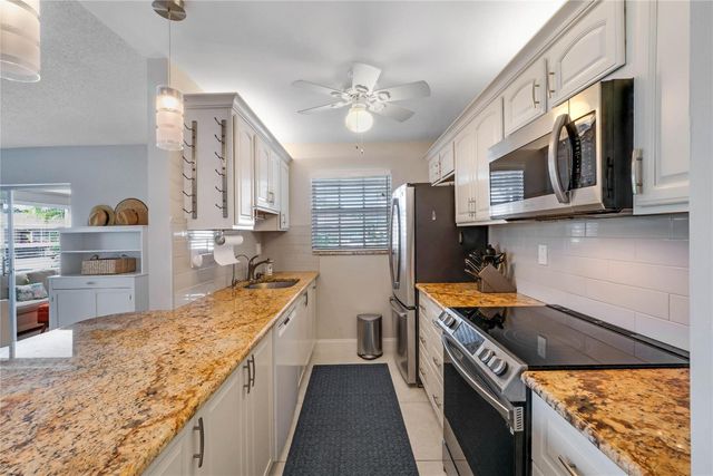 1235 Club Drive D, Delray Beach, FL 33445