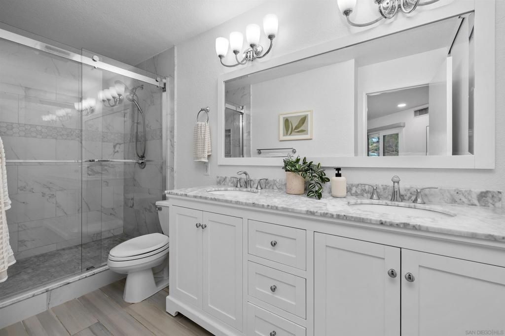 Image 33 of property listing at 7263 Camino Degrazia 32, San Diego, CA 92111