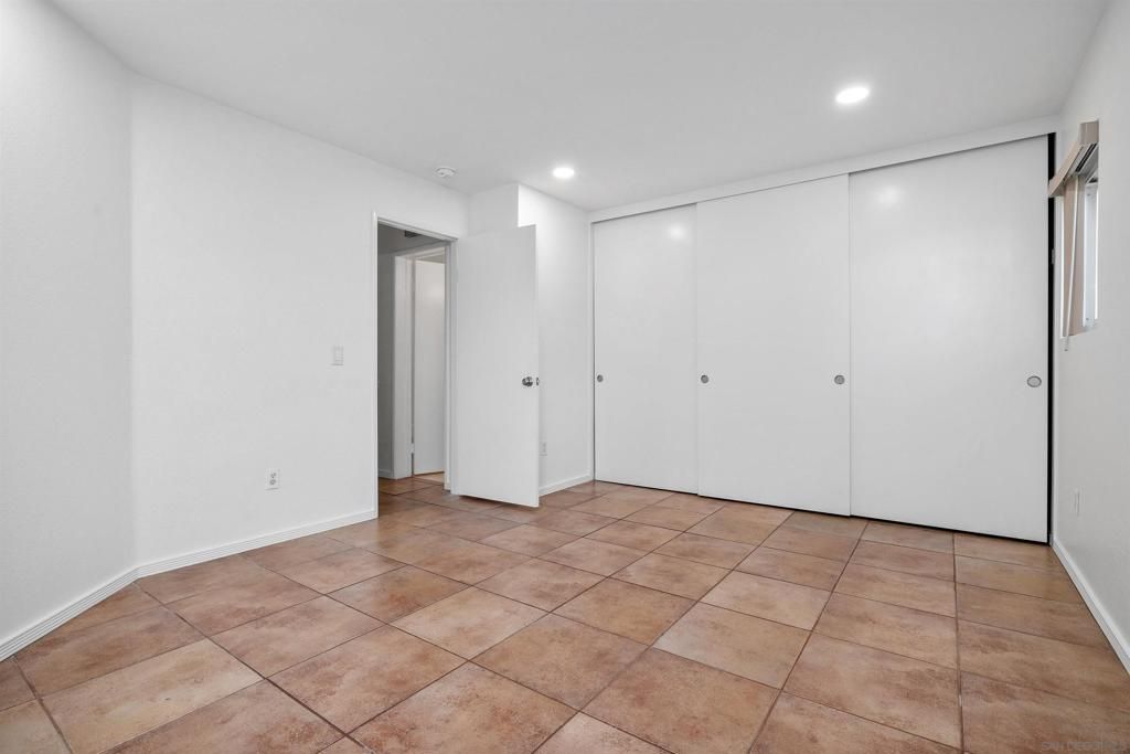 Image 36 of property listing at 7263 Camino Degrazia 32, San Diego, CA 92111