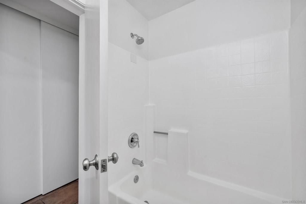 Image 38 of property listing at 7263 Camino Degrazia 32, San Diego, CA 92111