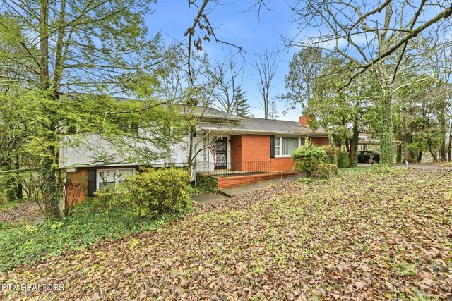 121 W Maiden Lane, Oak Ridge, TN 37830