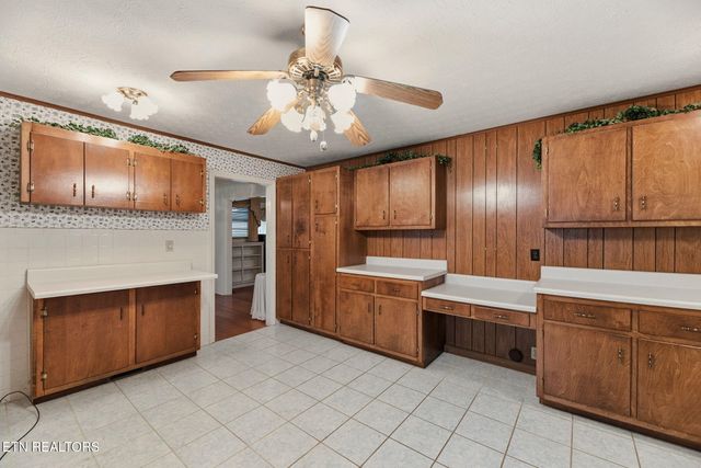 121 W Maiden Lane, Oak Ridge, TN 37830