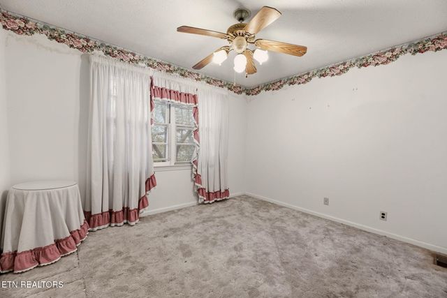 121 W Maiden Lane, Oak Ridge, TN 37830