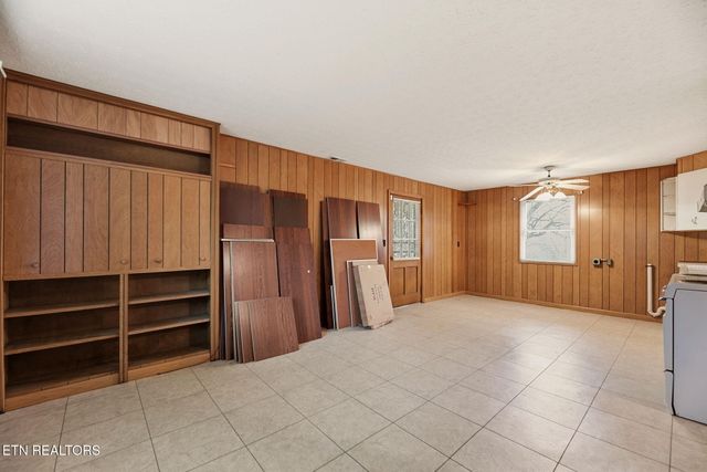 121 W Maiden Lane, Oak Ridge, TN 37830