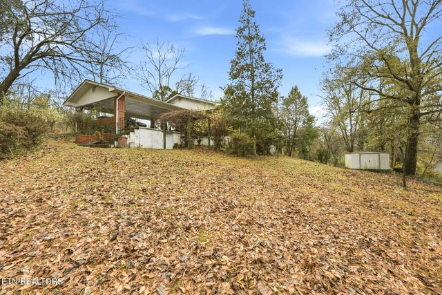 121 W Maiden Lane, Oak Ridge, TN 37830