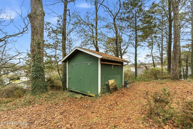 121 W Maiden Lane, Oak Ridge, TN 37830