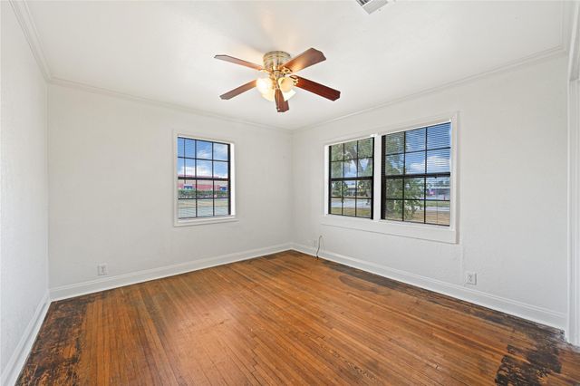 119 West Avenue, Pasadena, TX 77502