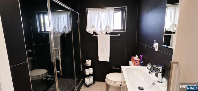 804 Spinnaker Court, Secaucus, NJ 07094