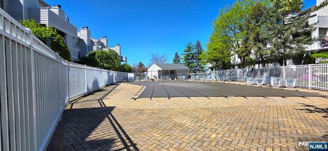 804 Spinnaker Court, Secaucus, NJ 07094