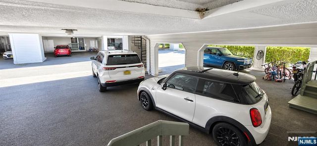 804 Spinnaker Court, Secaucus, NJ 07094