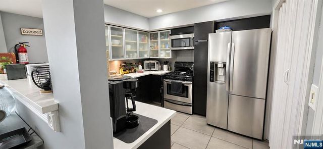 804 Spinnaker Court, Secaucus, NJ 07094