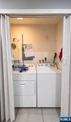 804 Spinnaker Court, Secaucus, NJ 07094