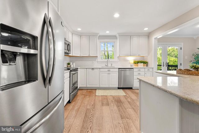 3901 CALAWASSE RD, Edgewater, MD 21037