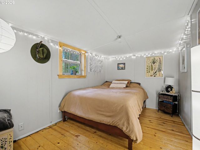 70385 E MOUNTAIN Dr, Rhododendron, OR 97049