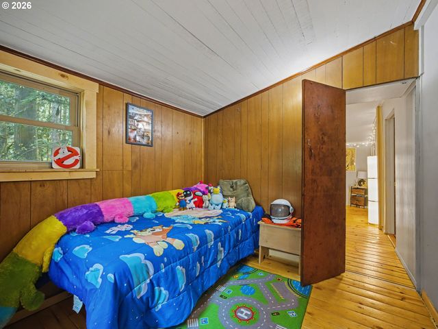 70385 E MOUNTAIN Dr, Rhododendron, OR 97049