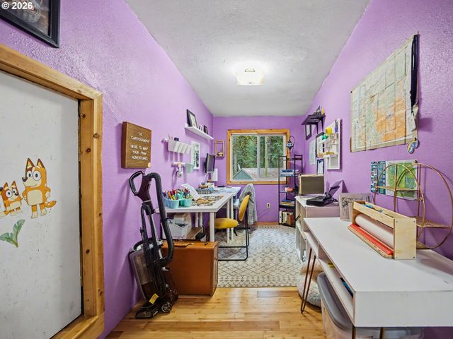 70385 E MOUNTAIN Dr, Rhododendron, OR 97049