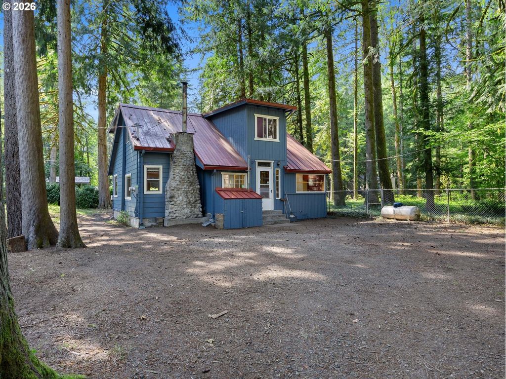 70385 E MOUNTAIN Dr, Rhododendron, OR 97049