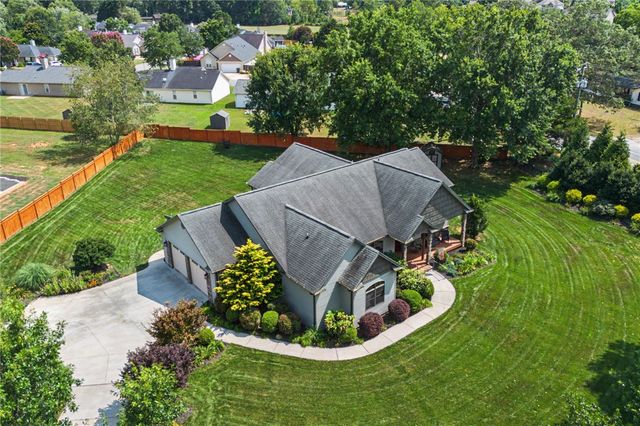 102 Gresham Road, Simpsonville, SC 29681