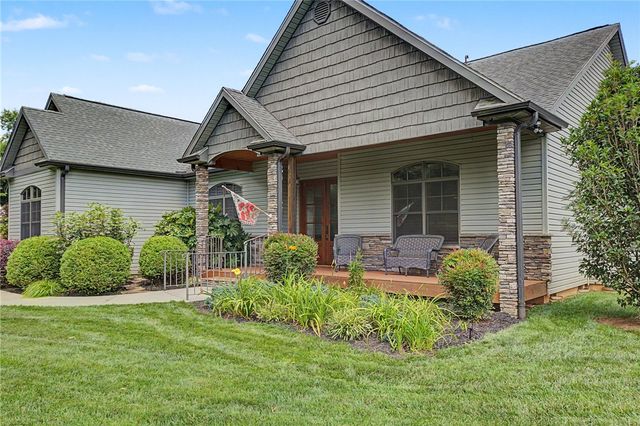 102 Gresham Road, Simpsonville, SC 29681