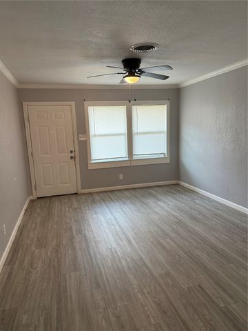 4025 Eastland Street, Fort Worth, TX 76119