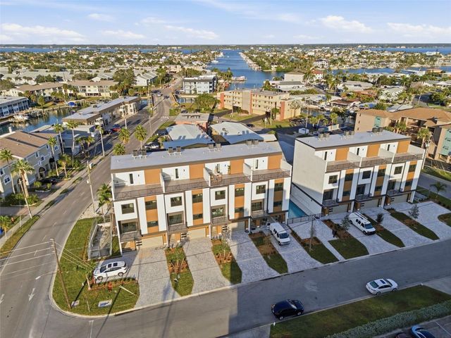 11605 1ST STREET E B3, Treasure Island, FL 33706