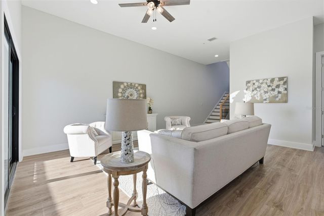 11605 1ST STREET E B3, Treasure Island, FL 33706