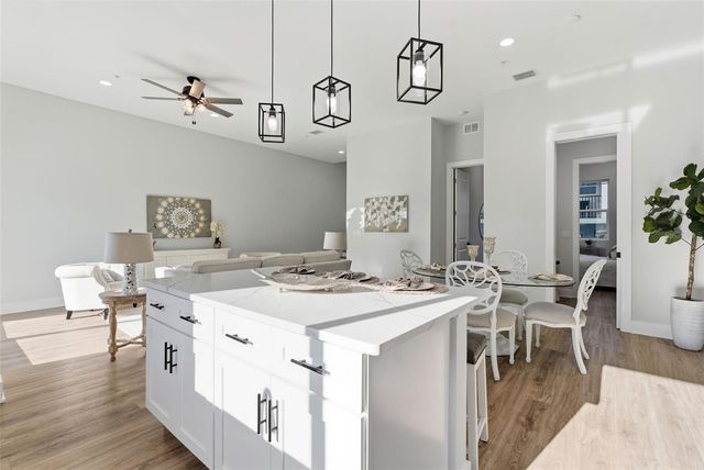 11605 1ST STREET E B3, Treasure Island, FL 33706