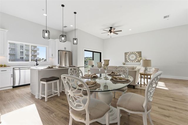 11605 1ST STREET E B3, Treasure Island, FL 33706